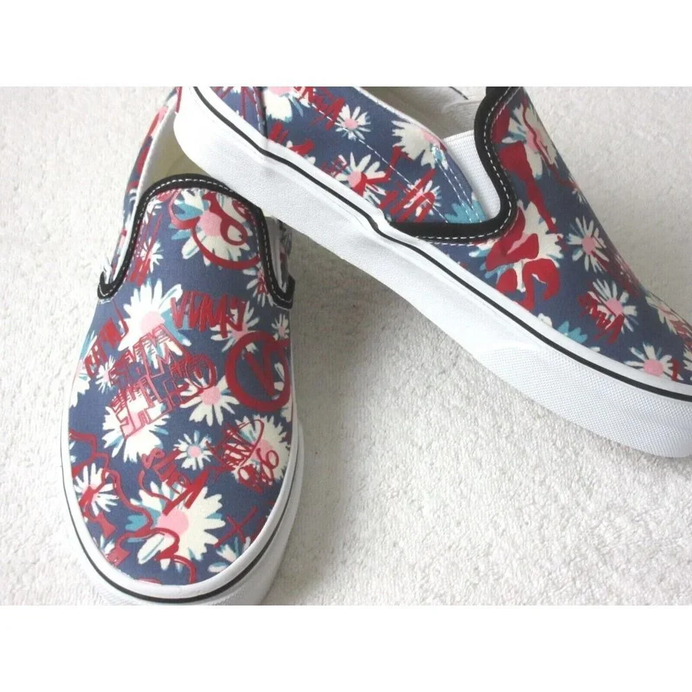 COPY - Vans Women's Classic Slip On  Vans Crew Floral Red Canvas Shoes Sizes NIB - Picture 4 of 5